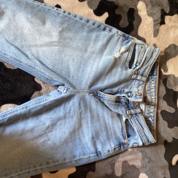 women’s American eagle mom jeans size 00 R - Picture 2 of 4